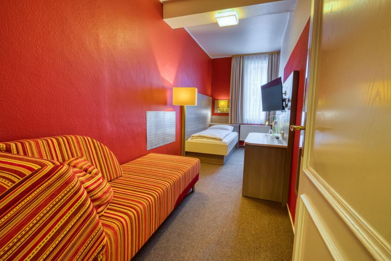 Hotel Goldene Krone Гослар Екстериор снимка